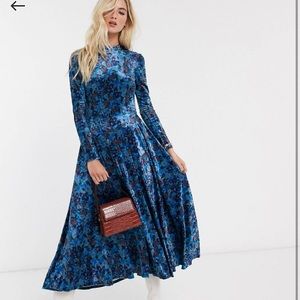 FREE PEOPLE velvet midi dress!